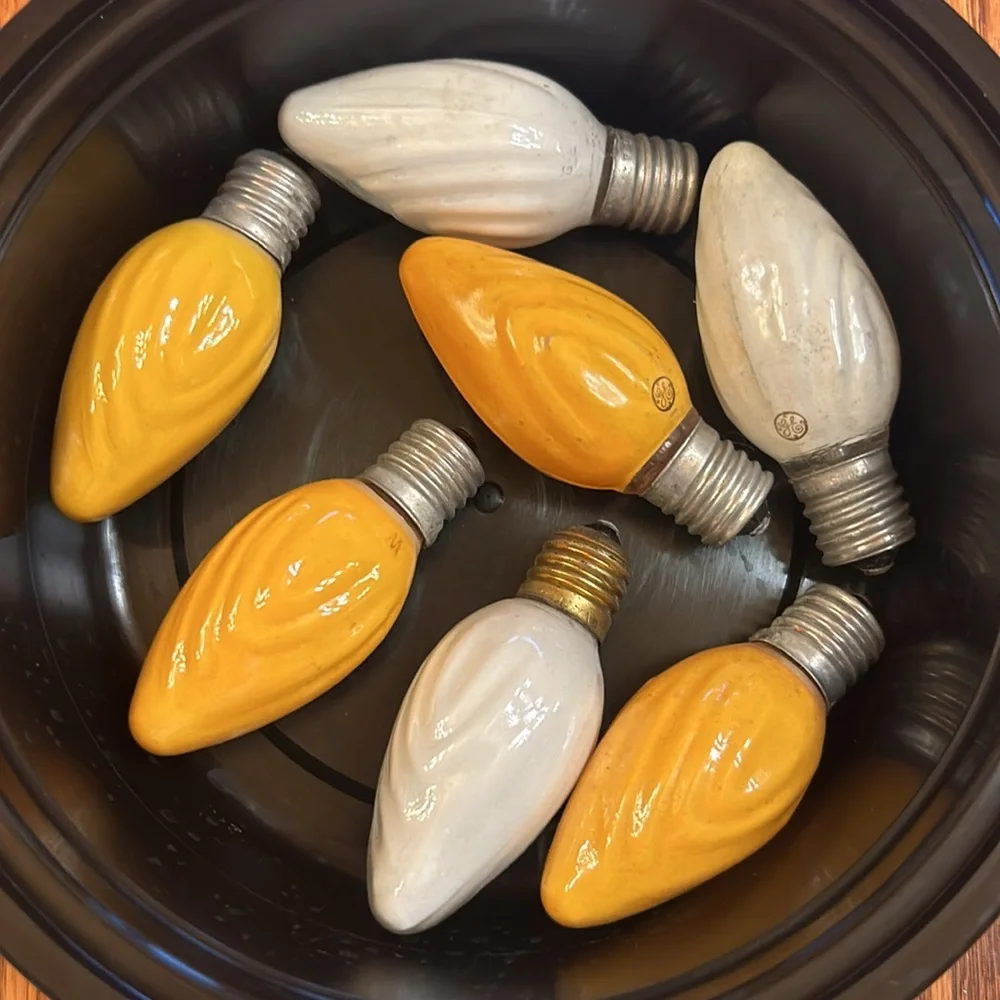 17 Vintage 1950s C9 GE Interior Paint Flame Swirl Christmas Light Bulbs - Work